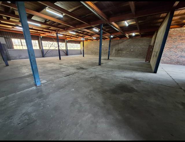 2,110M² WAREHOUSE FOR SALE IN HERIOTDALE